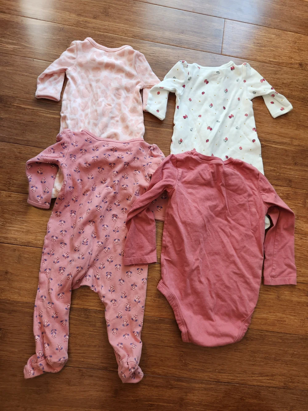 4 Carters Girls LITTLE SISTER Footed Sleepers And Bodysuit Pajamas, 0-24 Months